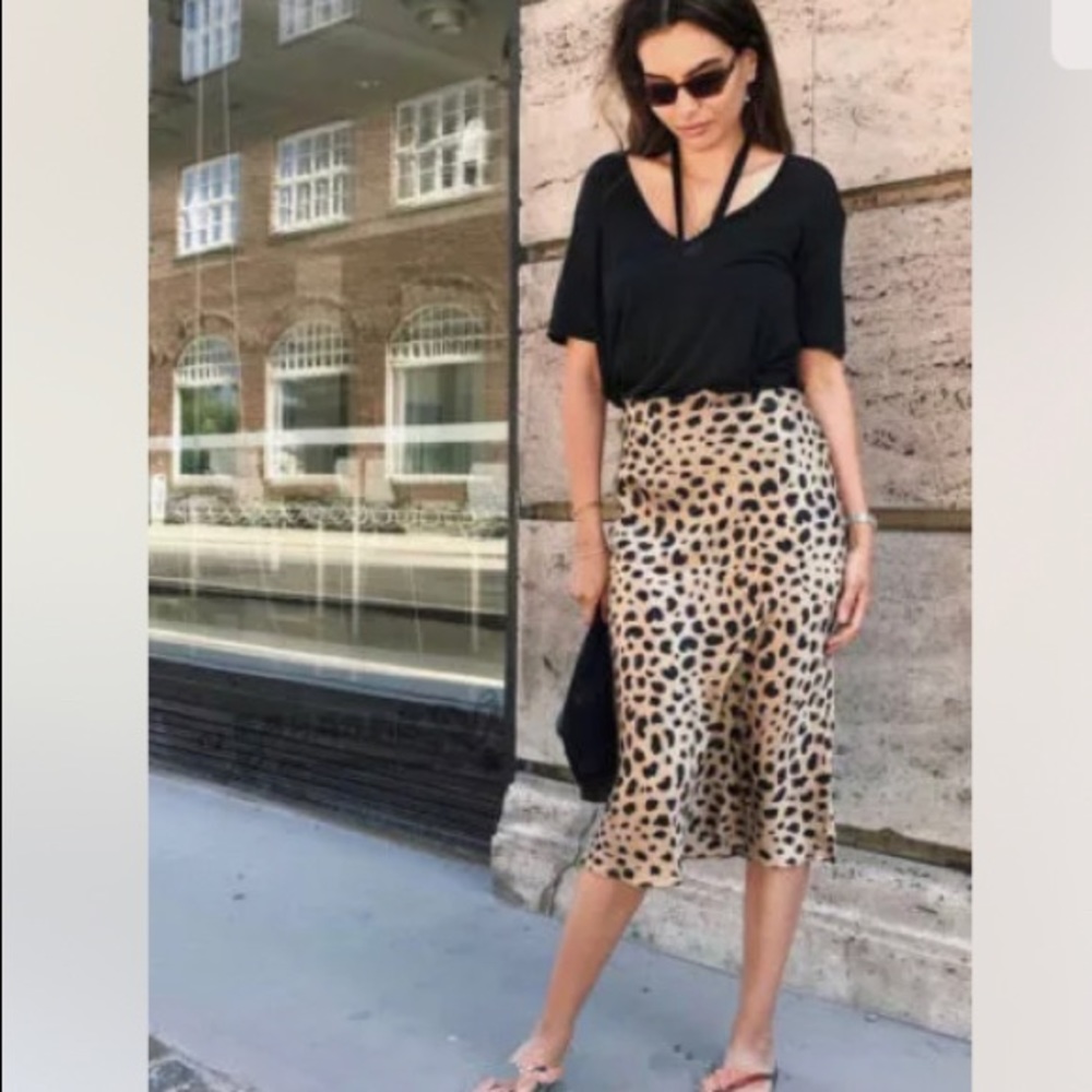 Leopard 90s Inspired Satin Skirt - New - Picture 2 of 7